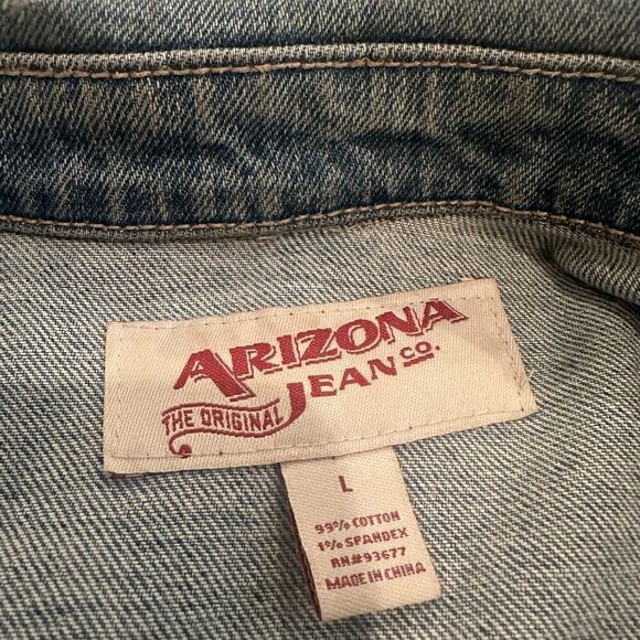 Arizona Jean Company, denim jacket with embroidered roses. - Picture 2 of 4